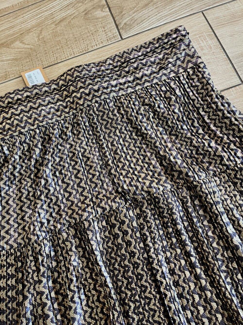 Womens NWT ba&sh Gold Shimmer Pleated Midi Skirt - 2/M - Picture 2 of 6